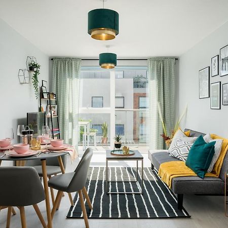 Kew Gardens Retreat Apartment Bagian luar foto