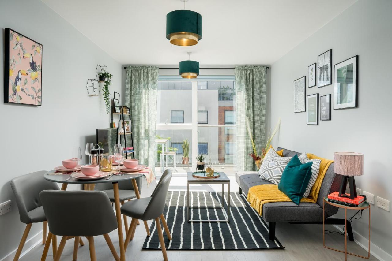 Kew Gardens Retreat Apartment Bagian luar foto