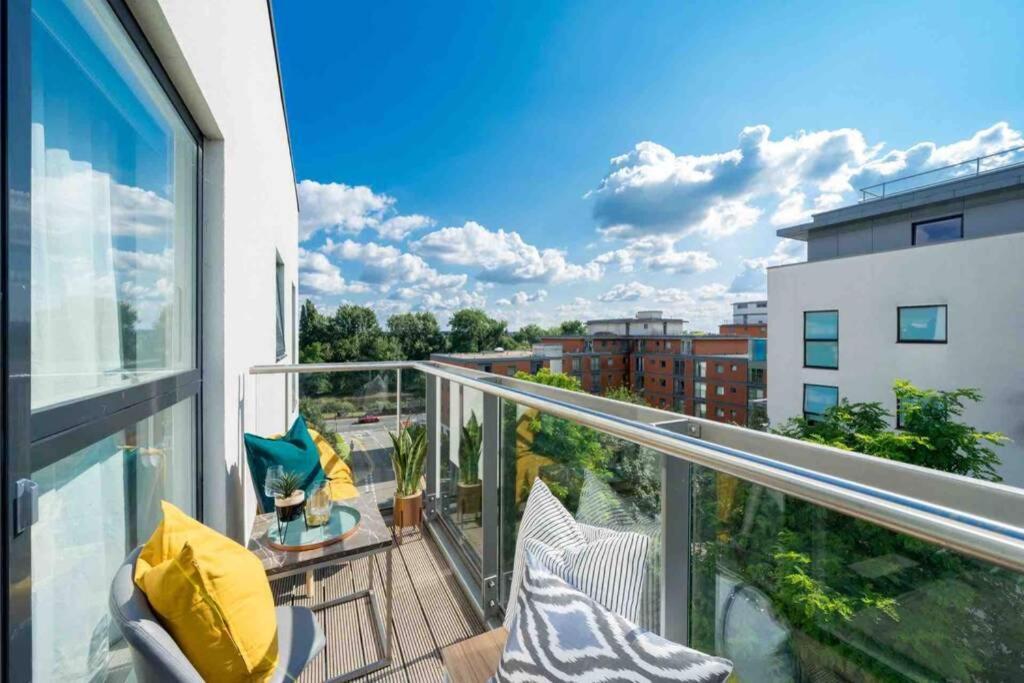 Kew Gardens Retreat Apartment Bagian luar foto