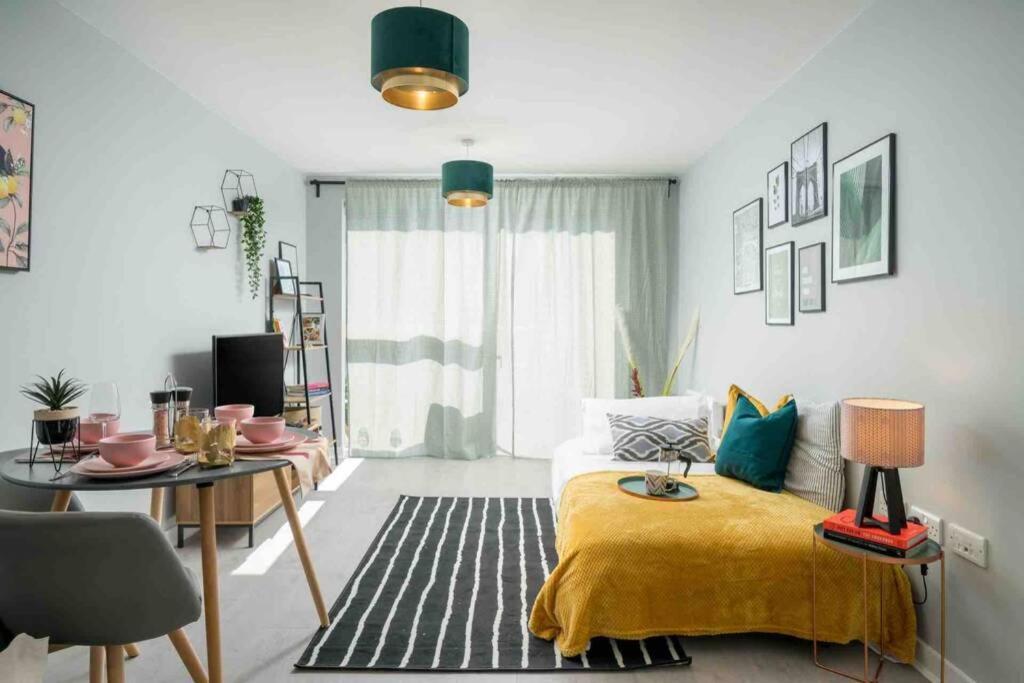 Kew Gardens Retreat Apartment Bagian luar foto